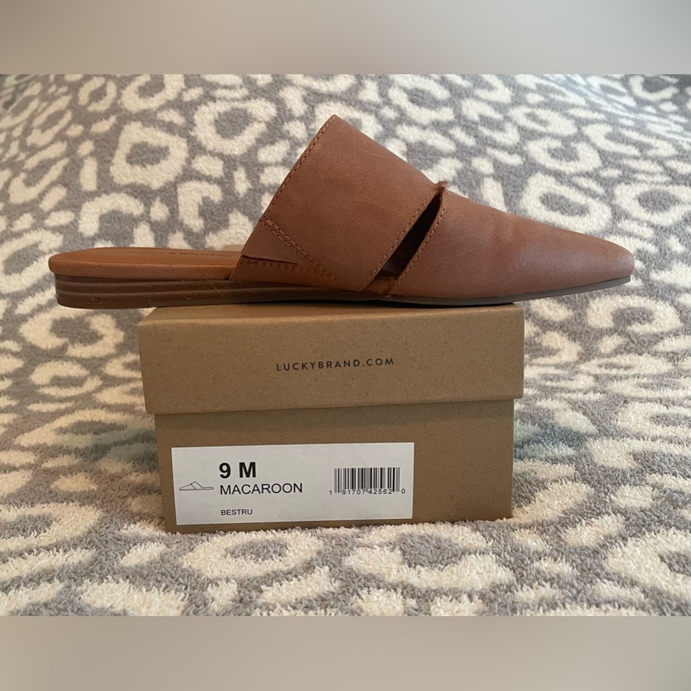 Lucky Brand Macaroon Size 9 Mules / New/ Never Worn